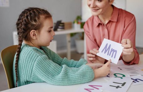 כמה מרוויח קלינאי תקשורת ואילו משתנים משפיעים על השכר?